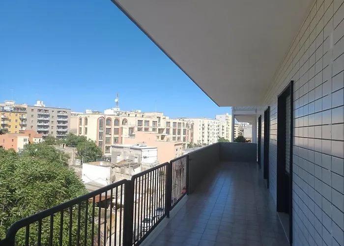 Oberdan בית הארחה